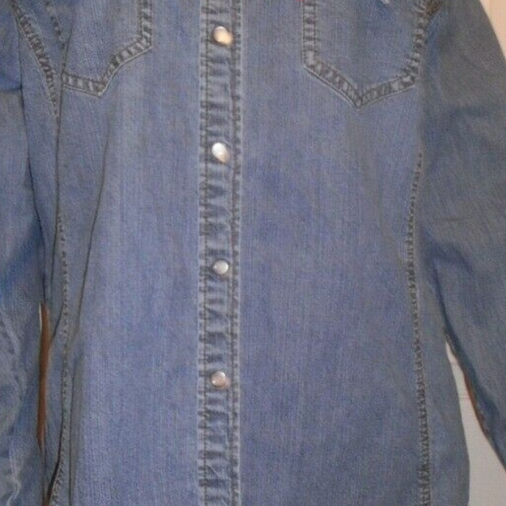 VTG WOMEN LEVIS sz S Blue Denim Pearl Snap Buttons